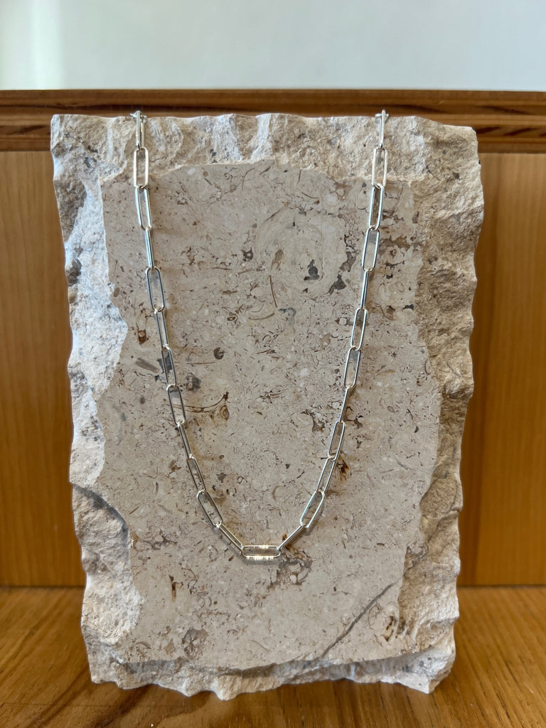 Filaki Paperclip Link Necklace in Silver - Unincorporated