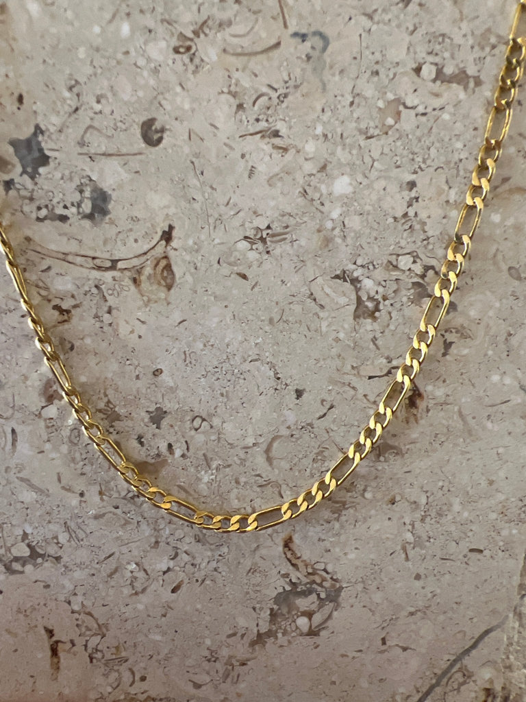 Filaki Thin Figaro Link Chain Necklace in Gold - Unincorporated