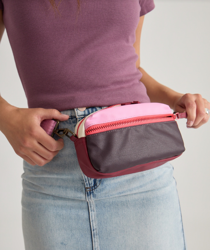 Marine-Layer-Colorblock-Fanny-Pack-in-Wine-Colorblock3