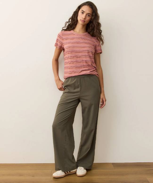 Marine-Layer-Jacquard-Stripe-Tee-in-Warm-Stripe3