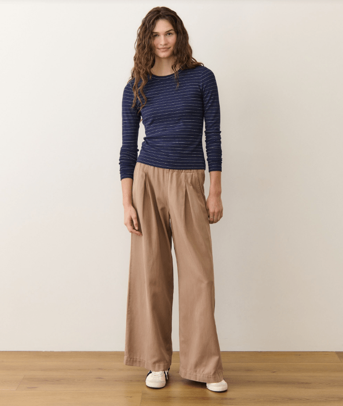 Marine Layer Lexi Rib Sun - In Longsleeve Crew Tee in Navy/Gold - Unincorporated