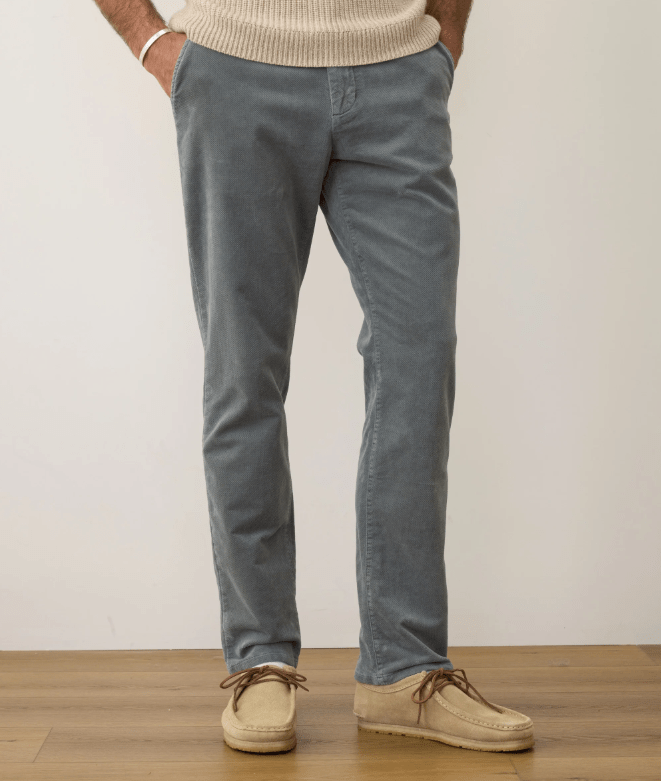 Marine Layer Saturday Moleskin Chino Slim Straight in Balsam Green - Unincorporated