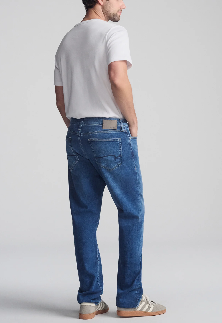Mavi-Matt-Relaxed-Straight-Leg-Jeans-in-Dark-Brushed-Feather-Blue2