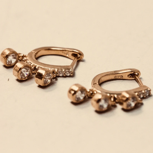 Filaki_Triple_Drop_Huggies_in_Gold5
