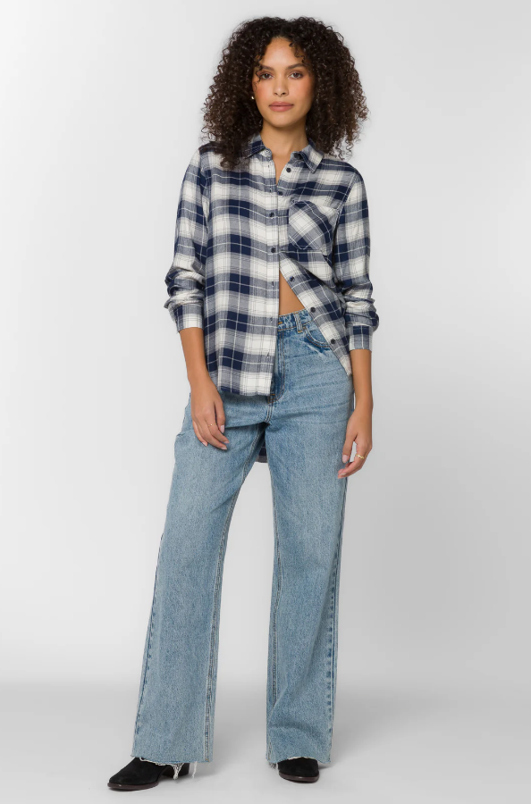 Velvet-Heart-Bennett-Button-Down-in-Patriot-Blue-Plaid3