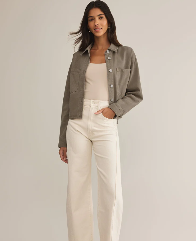 Z-Supply-All-Day-Cropped-Denim-Jacket-in-Pebble-Moon4